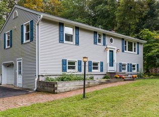 33 Old Lantern Rd, Danbury, CT 06810