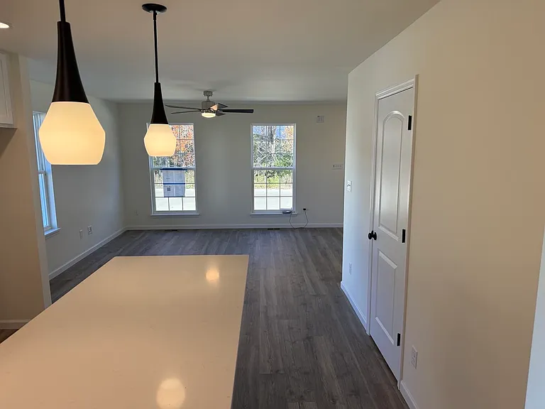 435 Sunset Hollow Dr — Photo 2