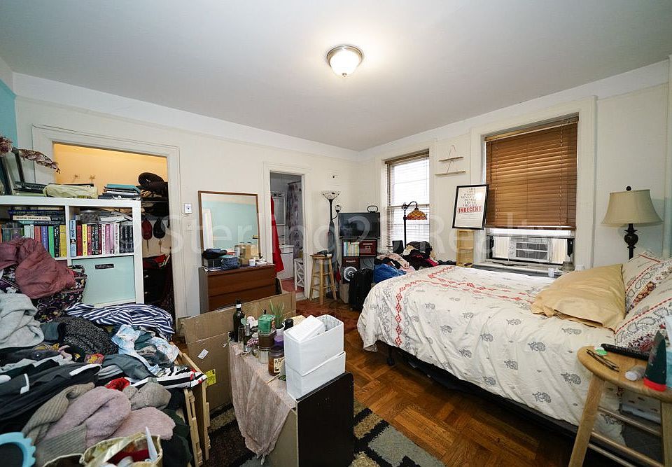1st image of 2384 26th St APT 1B