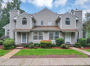 1100 Washington Grn, New Windsor, NY 12553