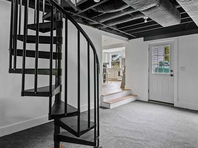 142 Honeyman Ave — Photo 16