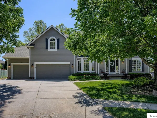 17719 Dorcas Cir, Omaha, NE 68130