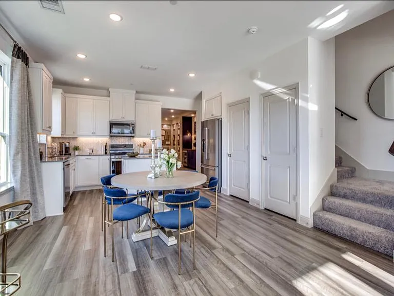 6101 Roper Rd — Photo 14