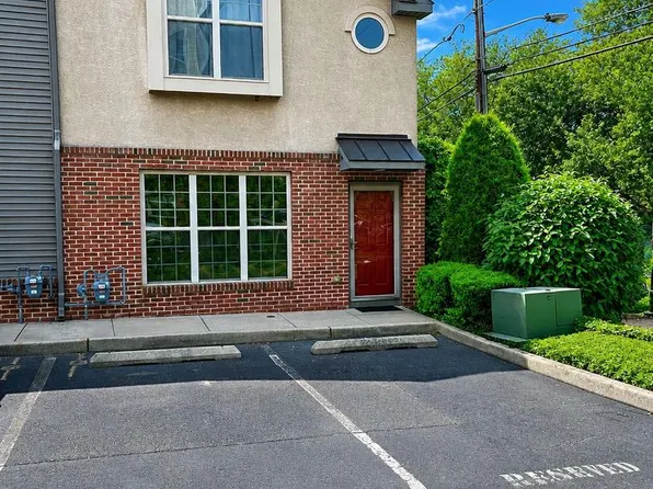 2 Station Ln, Merchantville, NJ 08109