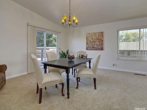 4th image of 2745 Holly Hills Ln