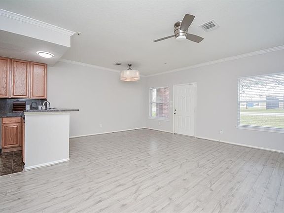 5th image of 3826 Shire Valley Dr