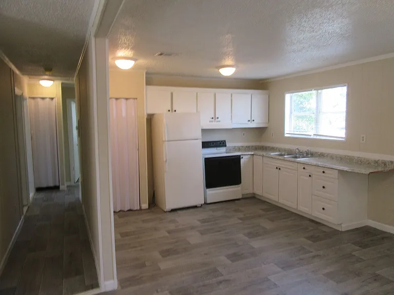 351 College Ave #A — Photo 16