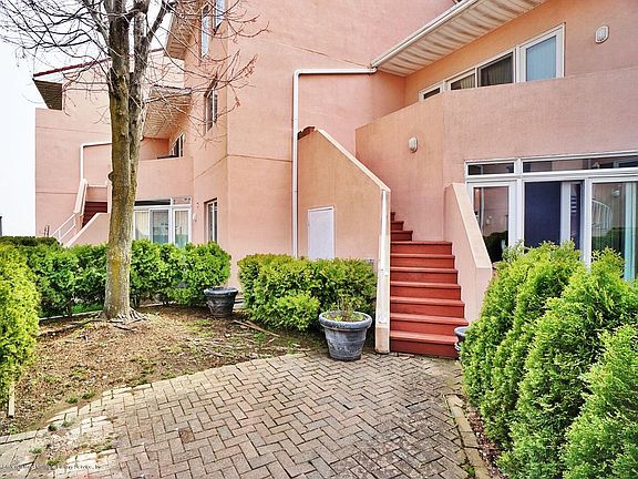 3rd image of 59 Harbour Ct