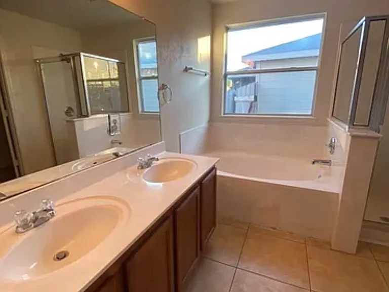 1429 Coriander Dr — Photo 12