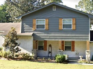 2035 W Lake Dr NW, Cleveland, TN 37312