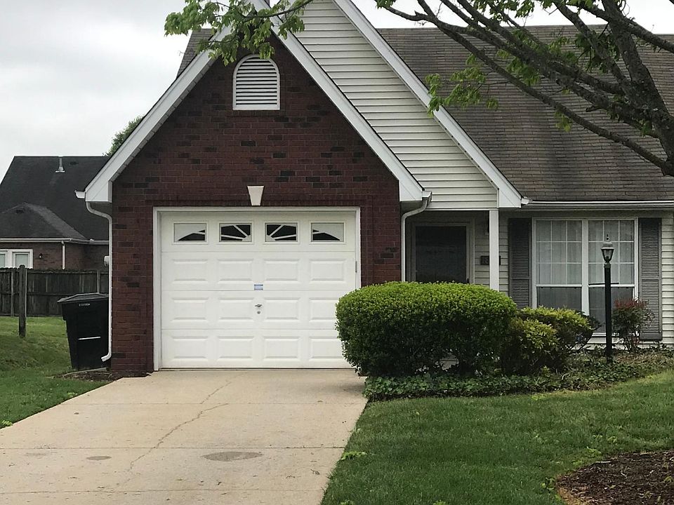 FRONT OF CONDO