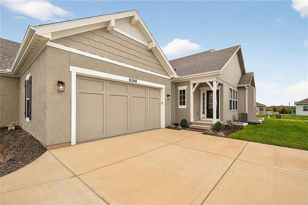 3 bed, 2.5 bath, 2133 sqft, $3,400 — Photo 1