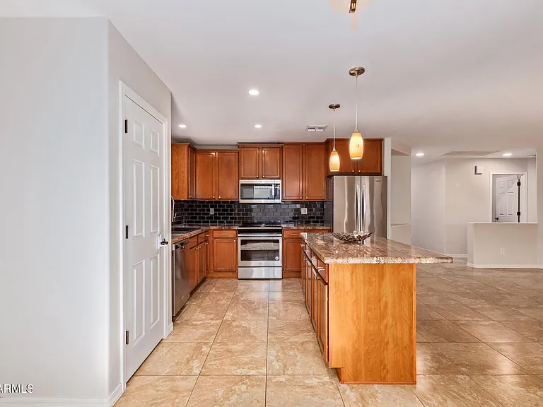 15943 W Central St — Photo 8