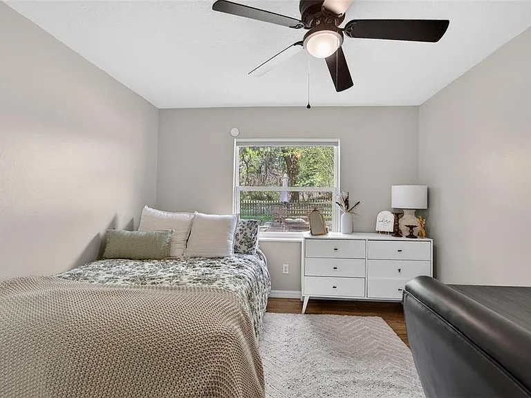 5502 Peach Ave — Photo 36
