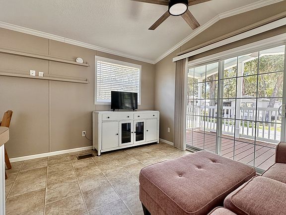 5th image of 5551 SW 18th Ter #126
