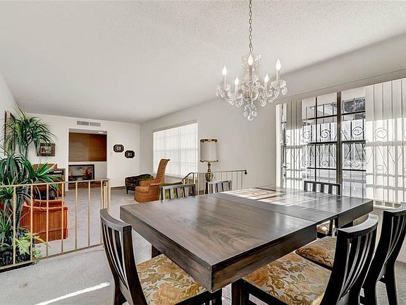 5th image of 221 Vista Del Rey Dr