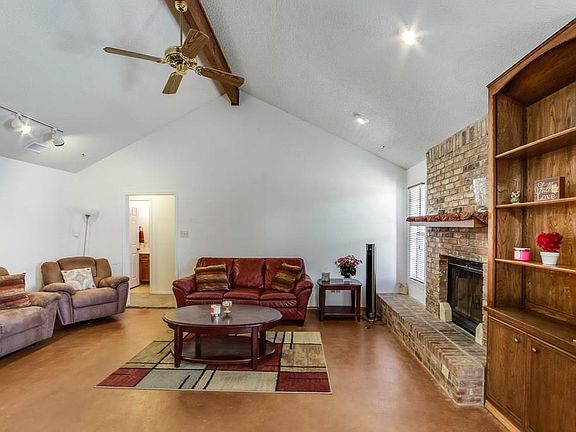4th image of 1010 Cresswell Dr