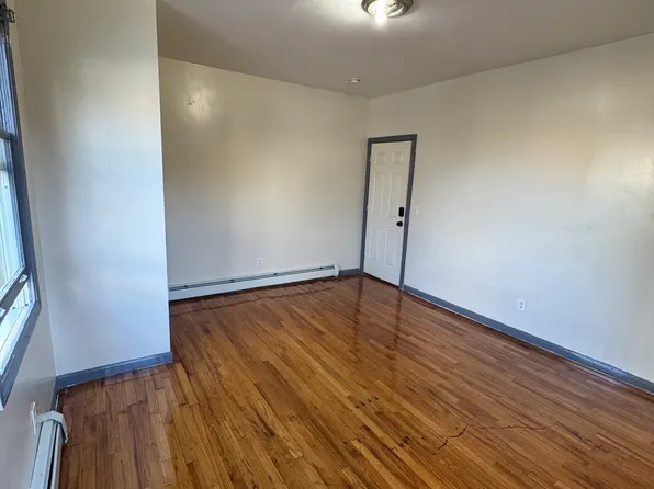 154 Clarence St #1, Bridgeport, CT 06608