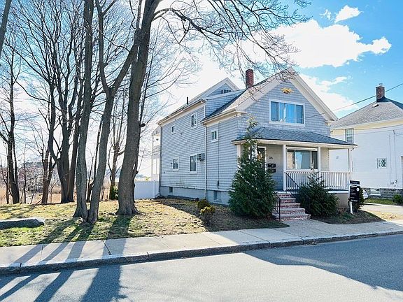 4th image of 34 Sunnyside Ave #1