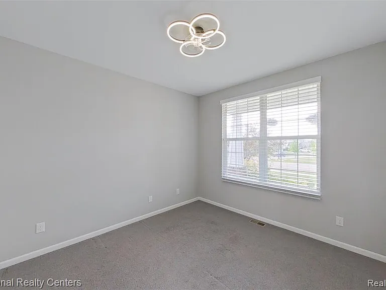 58180 Jonagold Ln — Photo 35