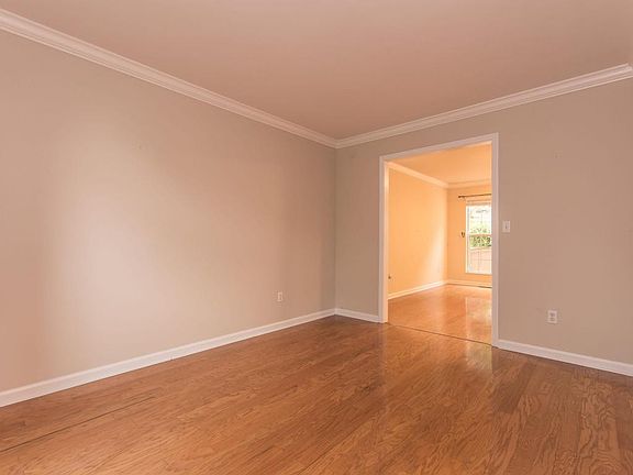 4th image of 5615 Eagle Crest Ln