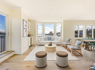 6315 City Pl, Edgewater, NJ 07020