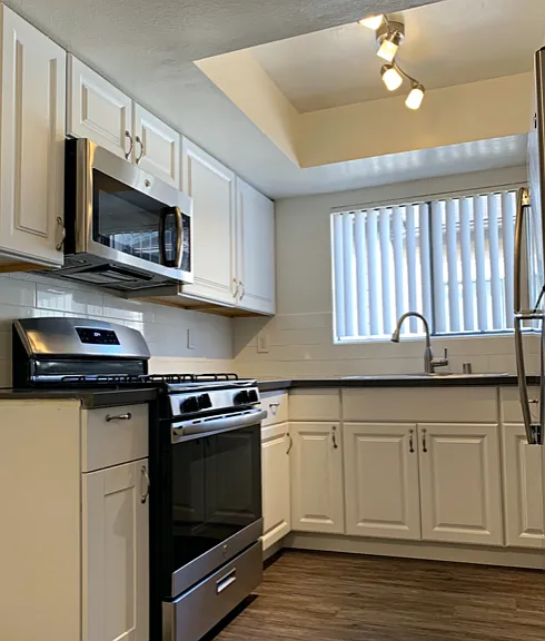1012 E Acacia Ave #105 — Photo 2