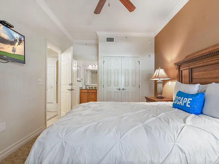 1100 Sunset View Cir #103 — Photo 19