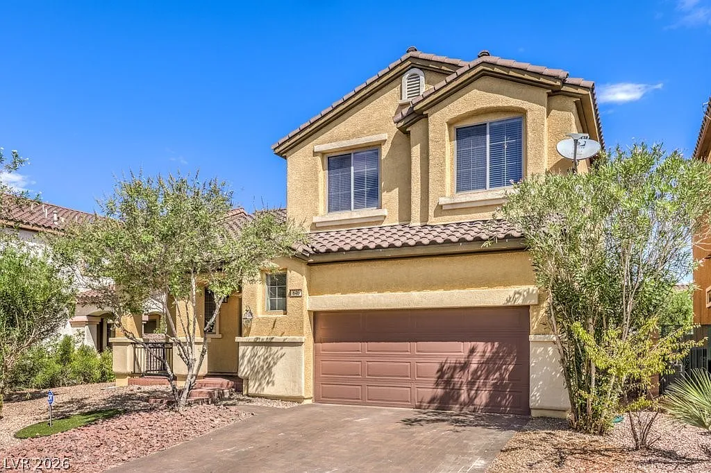 3 bed, 2.5 bath, 1899 sqft, $2,500 — Photo 3