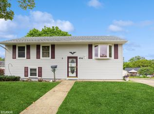 424 Rambler Pl, Streamwood, IL 60107