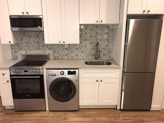 Rented by CVEK Real Estate | media 9