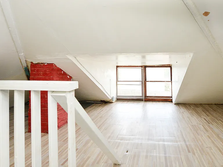 52 Kovar St — Photo 11