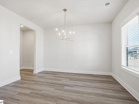 5th image of 509 Tilson Rd