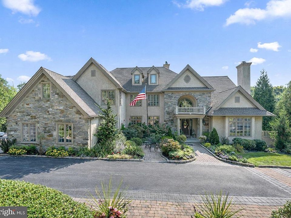 1st image of 365 Arbor Cir
