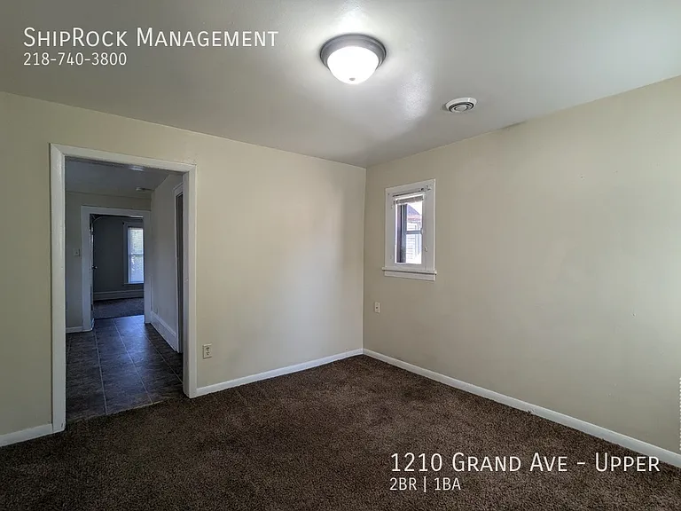 1210 Grand Ave #UPPER — Photo 4