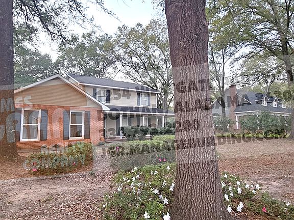 2nd image of 211 Plantation Rd
