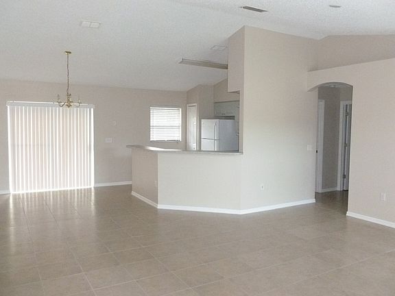 4th image of 3191 Courtland Blvd