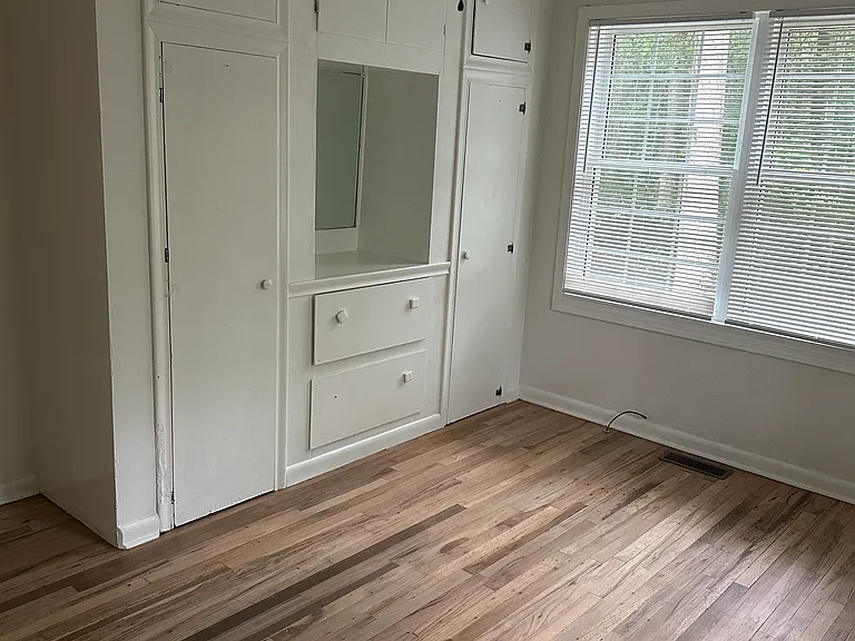 706 E Pinetree Blvd — Photo 7