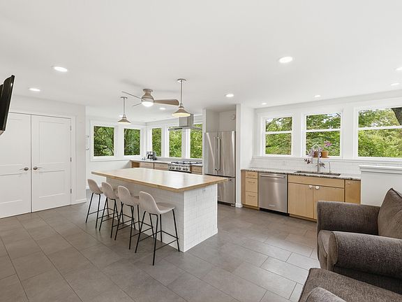 5th image of 1205 Pinehurst Blvd