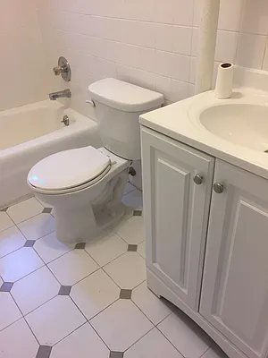 Rented by Metroline Realty | media 18