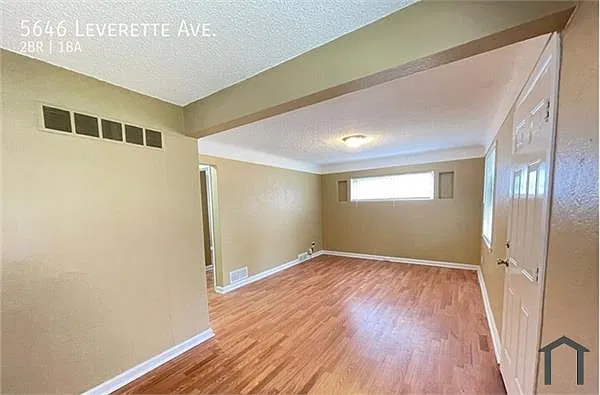 2 bed, 894 sqft, $1,200 — Photo 4