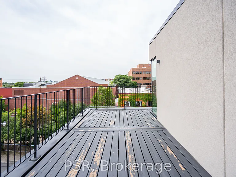 381 Madison Ave — Photo 15