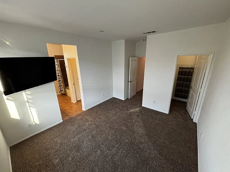 1844 N Orizaba Ave — Photo 8