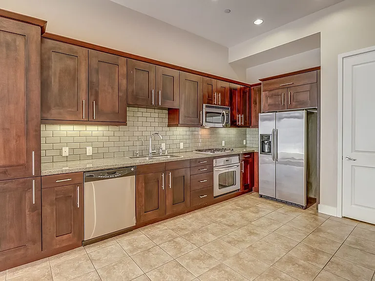 Axis 2300 Apartments — Photo 71