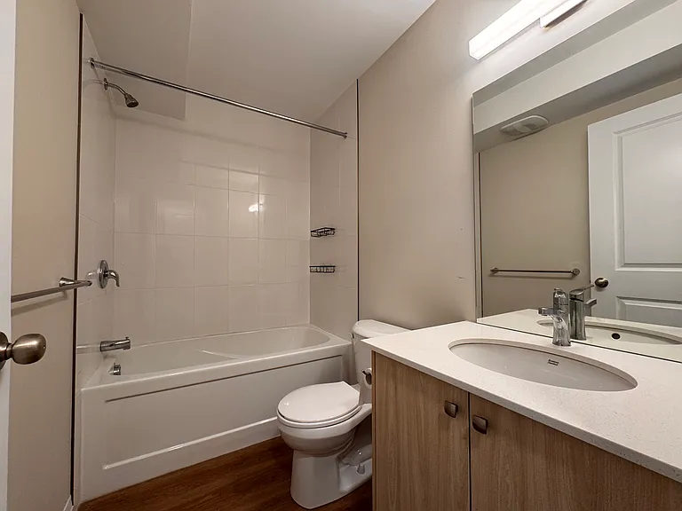 410 Northfield Dr W #D9 — Photo 10