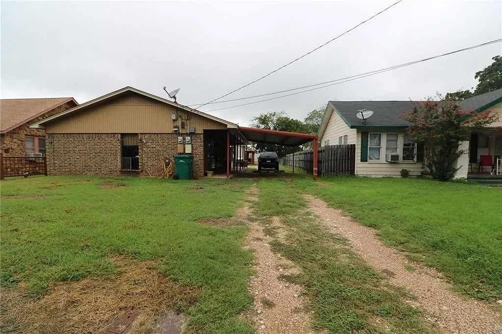 1 bed, 1.0 bath, 572 sqft, $875 — Photo 1
