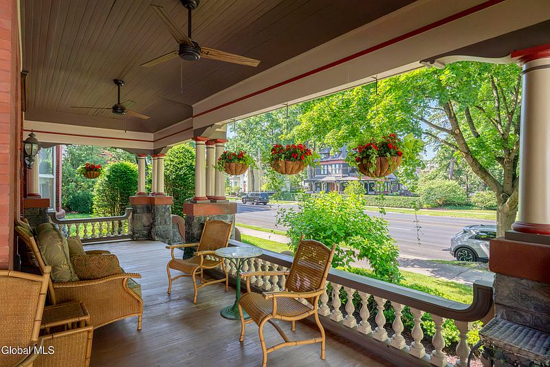 4th image of 84 Union Avenue