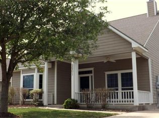 2201 Springwood Dr, Brenham, TX 77833