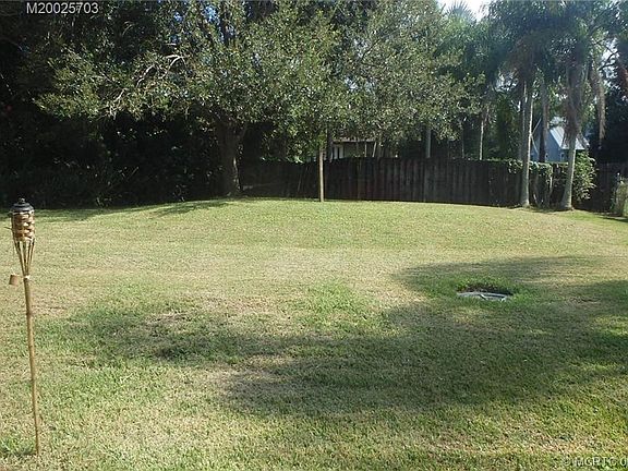 2nd image of 1076 SW All American Blvd