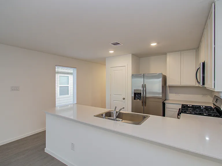 25364 Carnation Ct — Photo 10